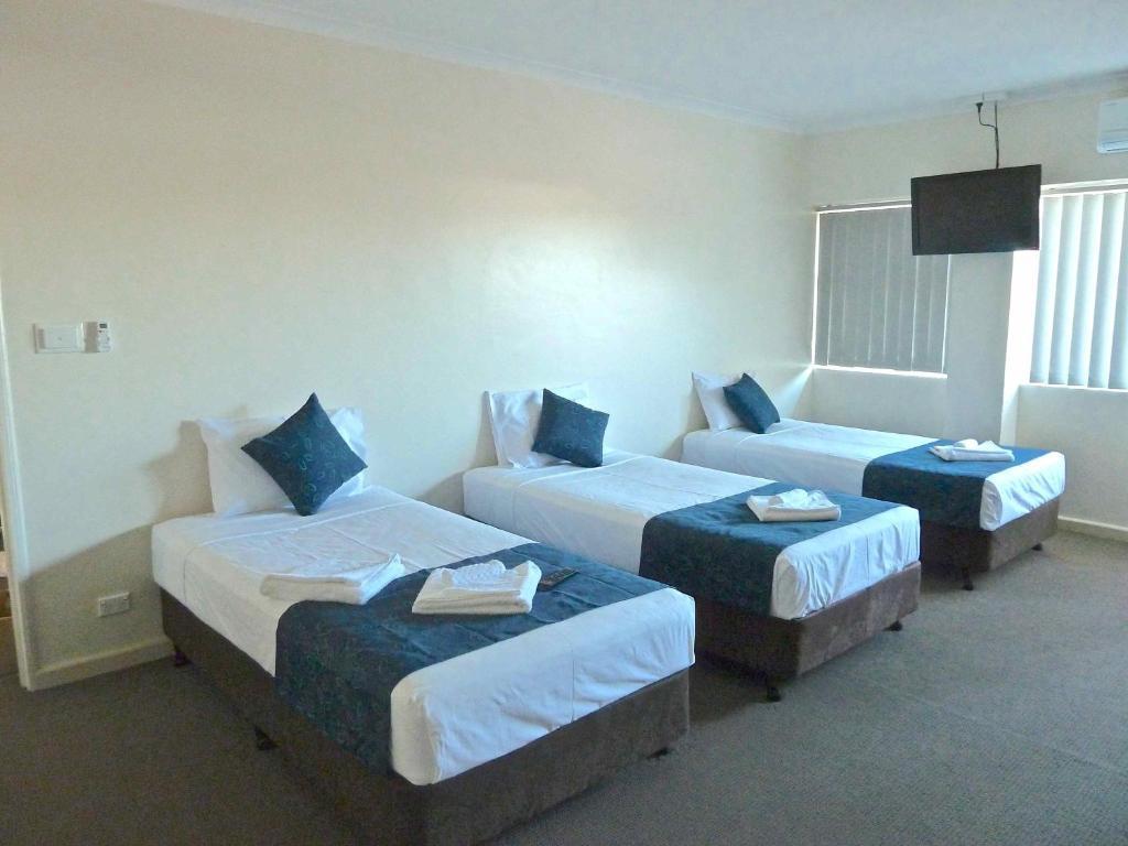 Lees Hotel Ingham Zimmer foto